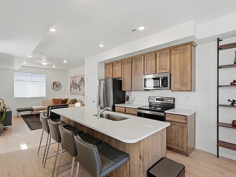 Furnished Finder property 1021167_1 photo 3