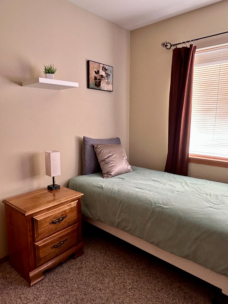 Upstairs Single Bedroom