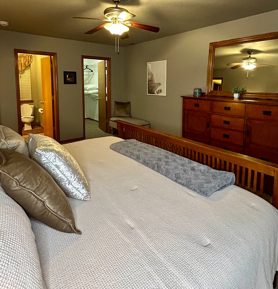 Upstairs Master (King) Bedroom with Master Bathroom and Walk-in Closet