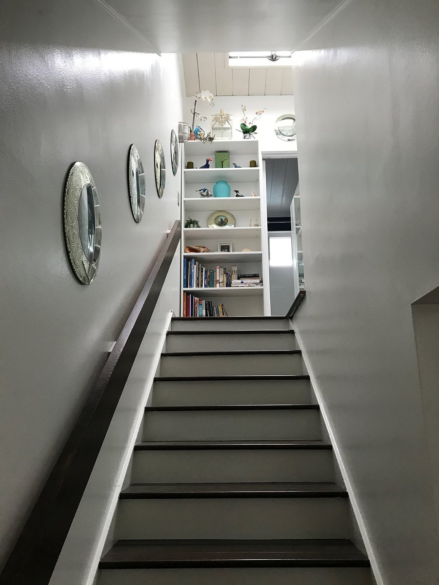 Stairs to bedrooms on 2nd floor