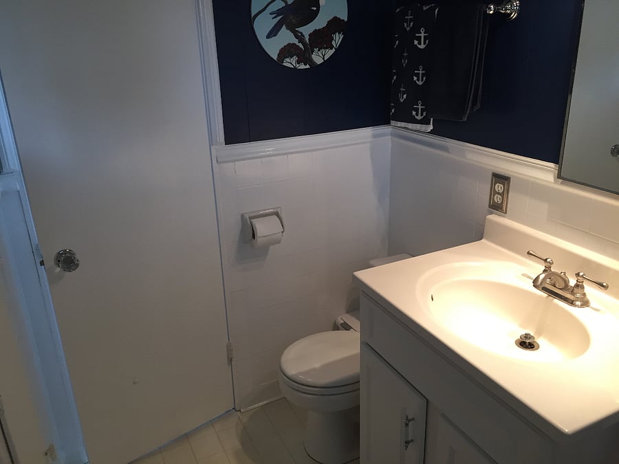 Upstairs full bath