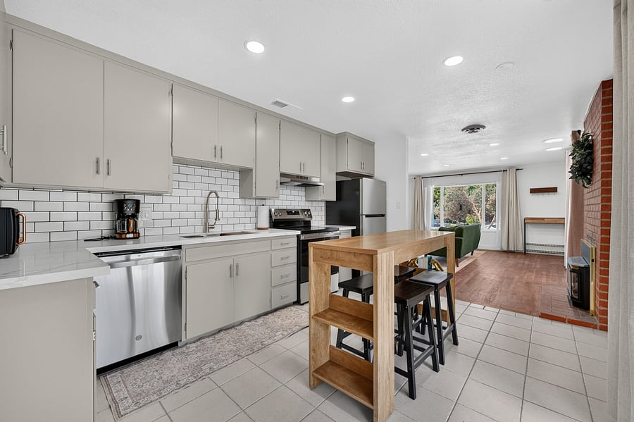 Furnished Finder property 1021351_1 photo 9
