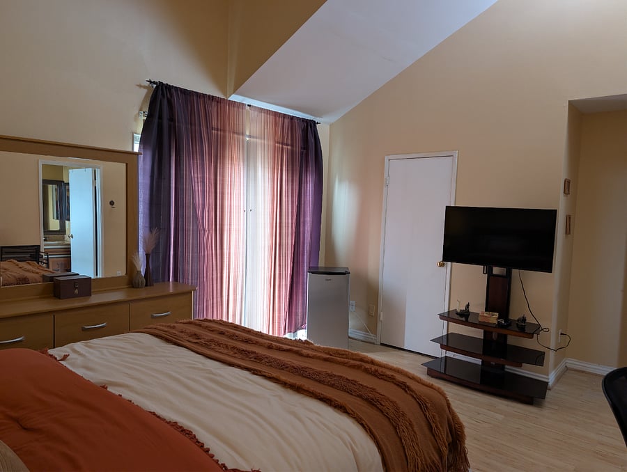 master bedroom2nd bed