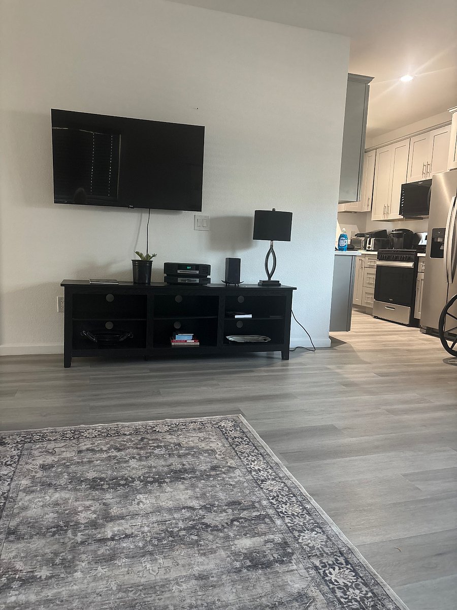 Furnished Finder property 1021476_1 photo 3
