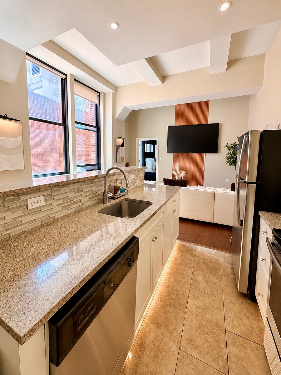 Furnished Finder property 1021479_1 photo 2
