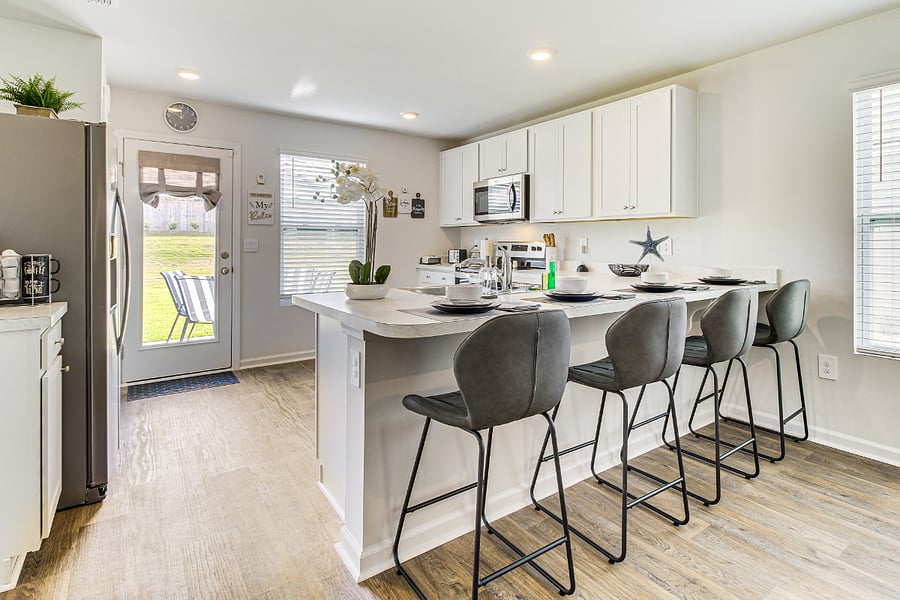 Kitchen / Dining Area