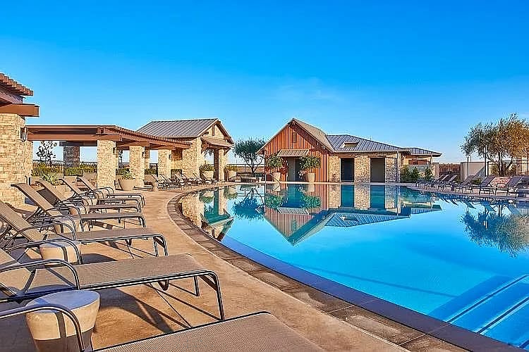 Community pool