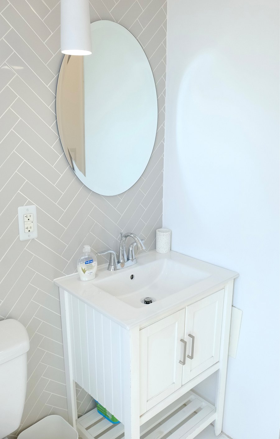 Bathroom sink
