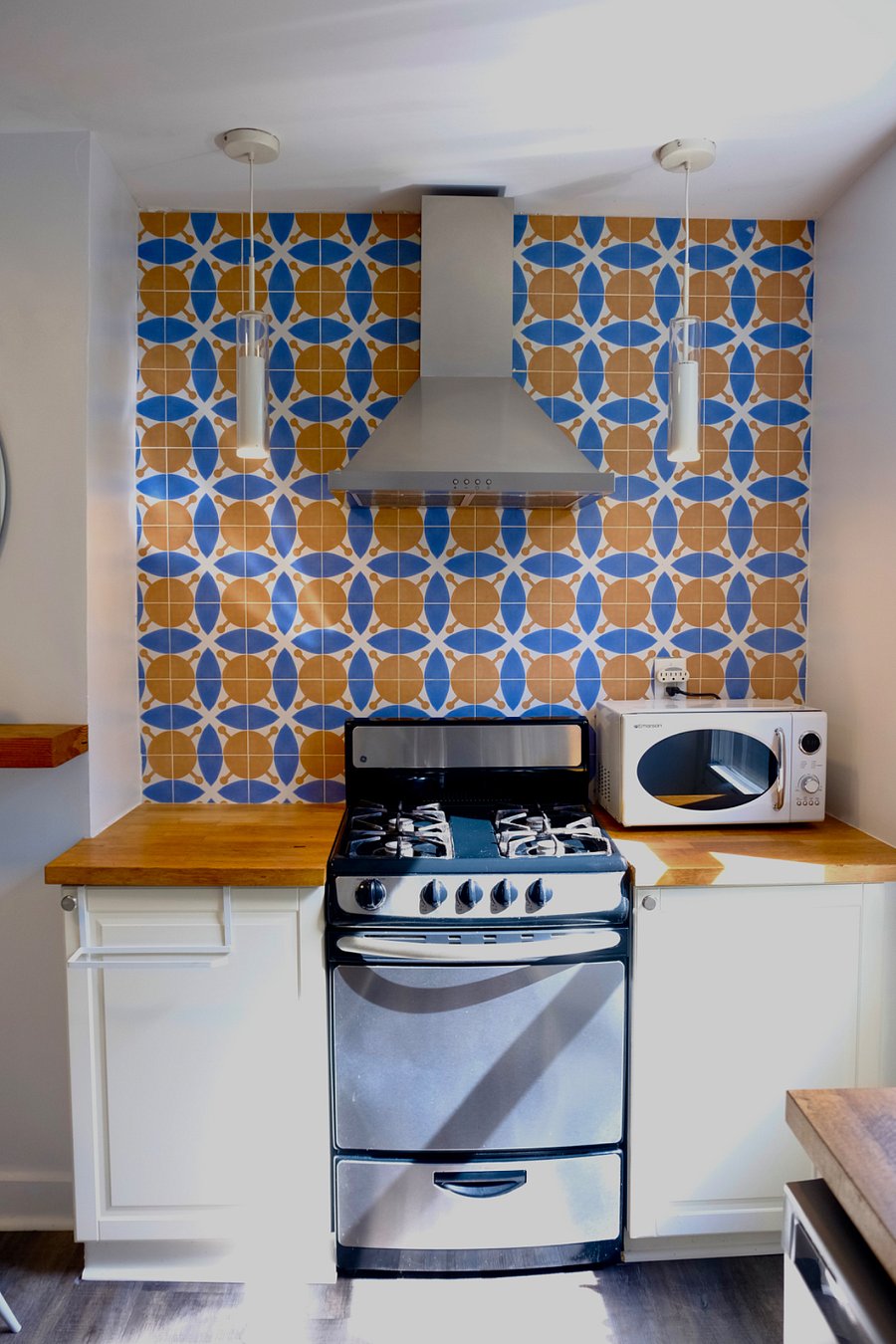 Kitchen/stove