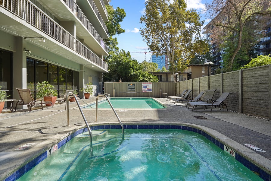 Furnished Finder property 1021757_1 photo 31