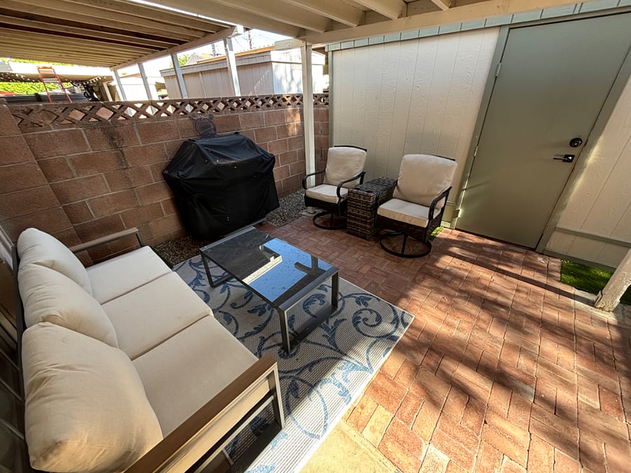 Outside covered patio with plenty of seating to enjoy the beautiful Scottsdale weather.
