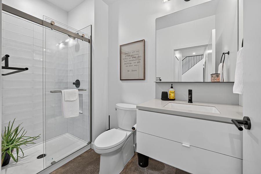 Bathroom 1 - 1st floor