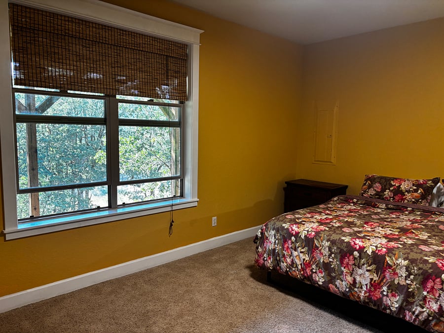 King bed. Full closet