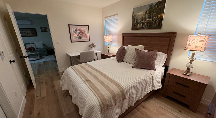 Bedroom/Work area