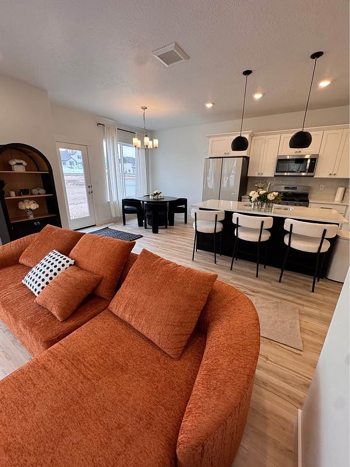 Furnished Finder property 1021847_1 photo 3