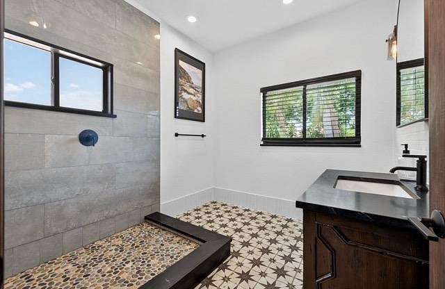 Furnished Finder property 1021870_1 photo 17