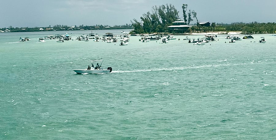 Wanna go boating go ahead and enjoy! 5-minute walk.