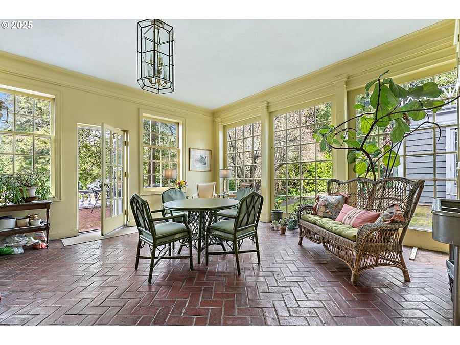 Furnished Finder property 1021968_1 photo 3