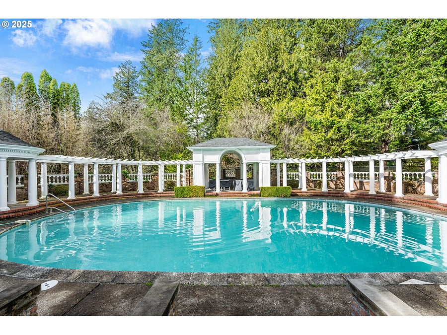 Furnished Finder property 1021968_1 photo 9