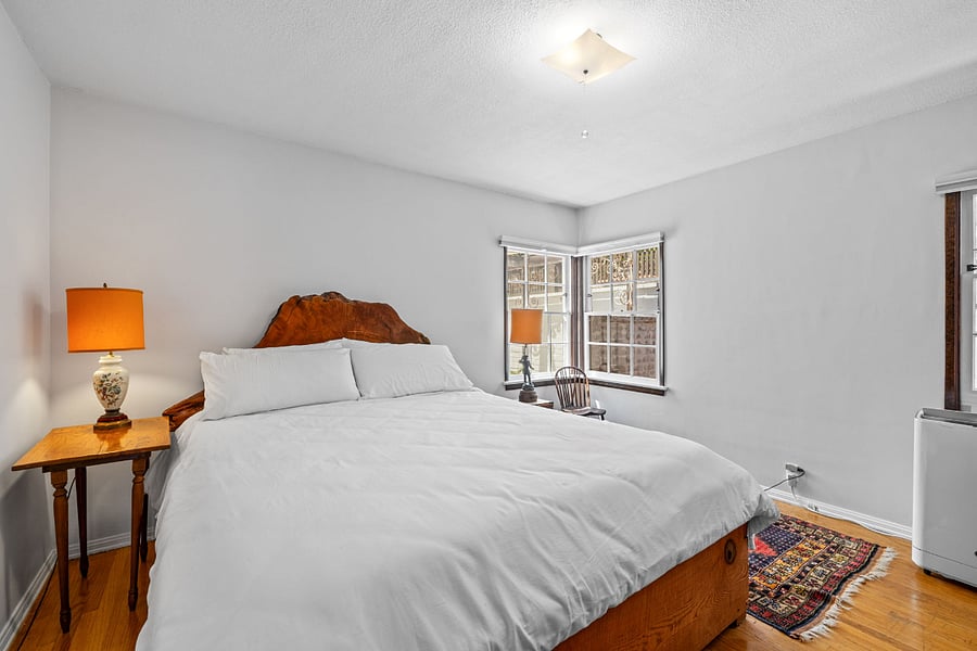 Second bedroom with California King Tempurpedic mattress.