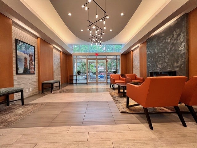 350 G Street Entry. Great meeting place for guests.