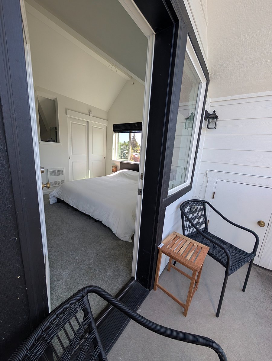 Furnished Finder property 1022137_1 photo 36