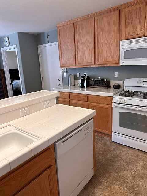 Furnished Finder property 1022157_1 photo 8