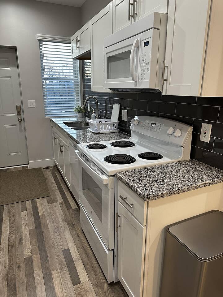Furnished Finder property 1022234_1 photo 18