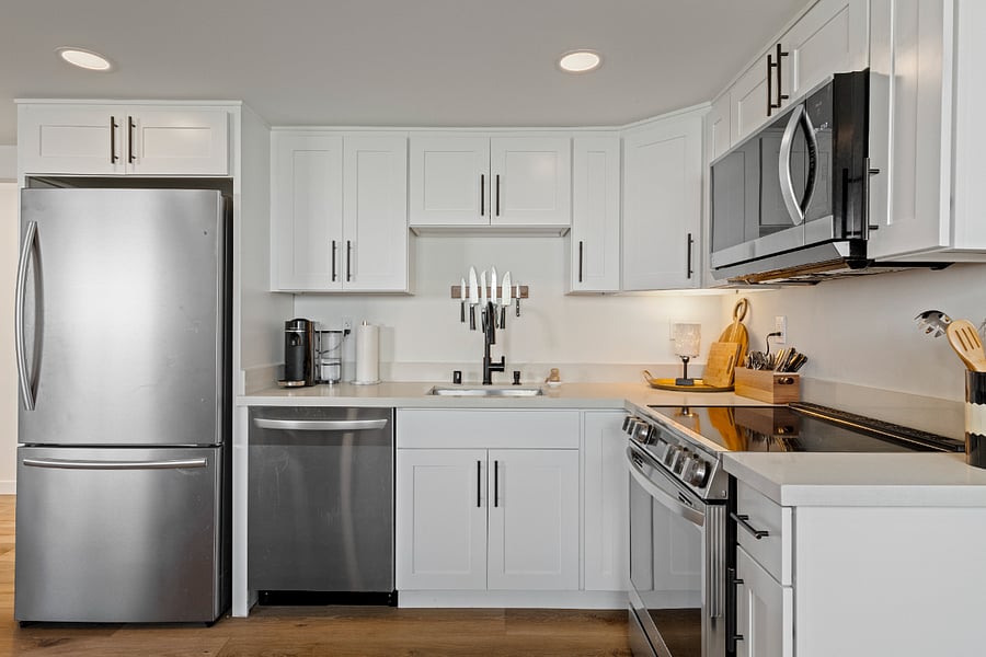 Kitchen, Fully Stocked