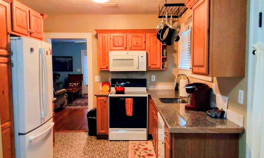 Kitchen - everything provided, but food and drinks. Started papertowels and trash bags. Cleaning products.