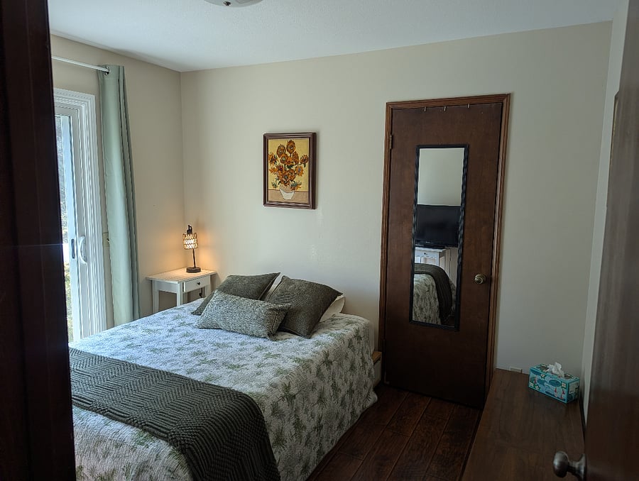 Bedroom 3, small cozy room.