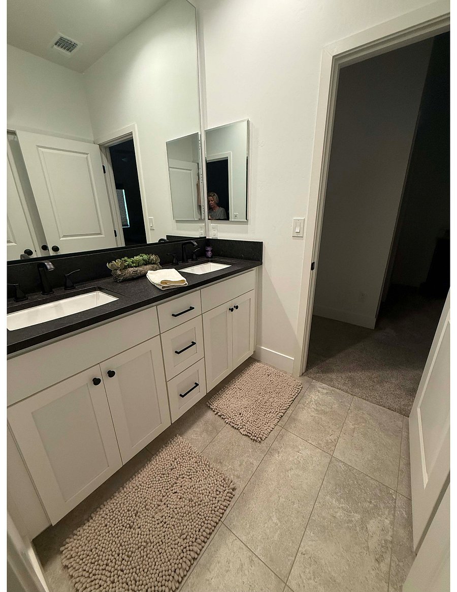 Private bathroom vanity