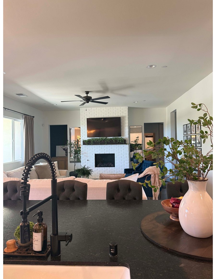 Common area kitchen/family room