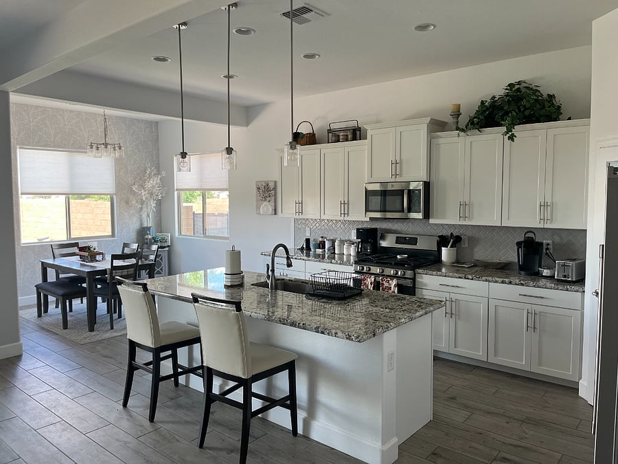 Kitchen and DinetteSeco