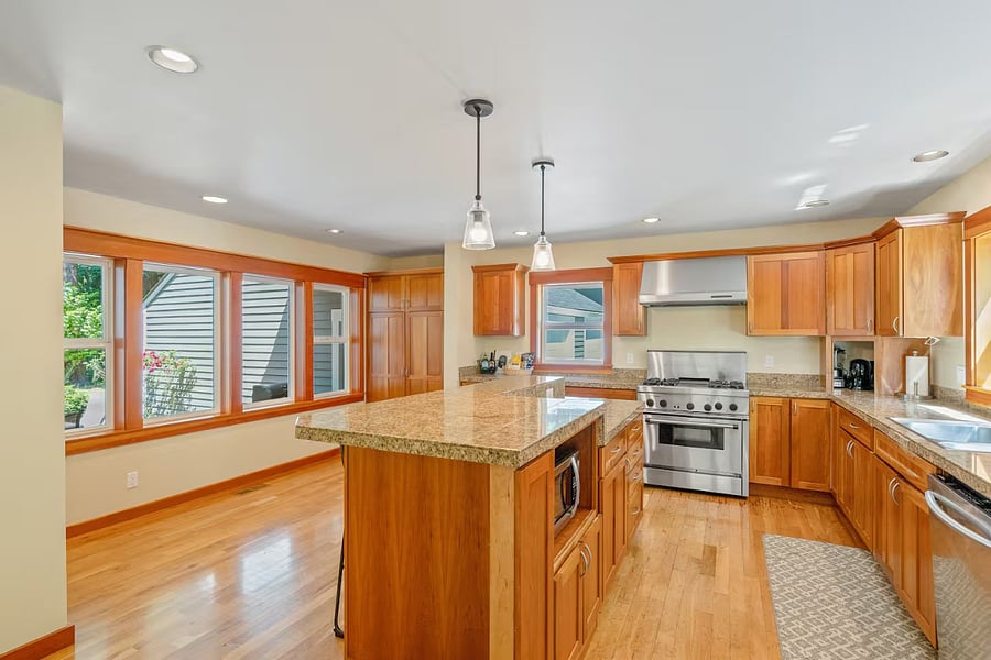 Furnished Finder property 1022447_1 photo 3