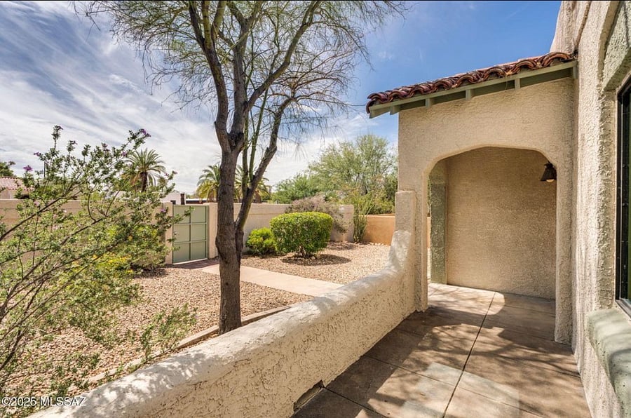 Furnished Finder property 1022486_1 photo 3