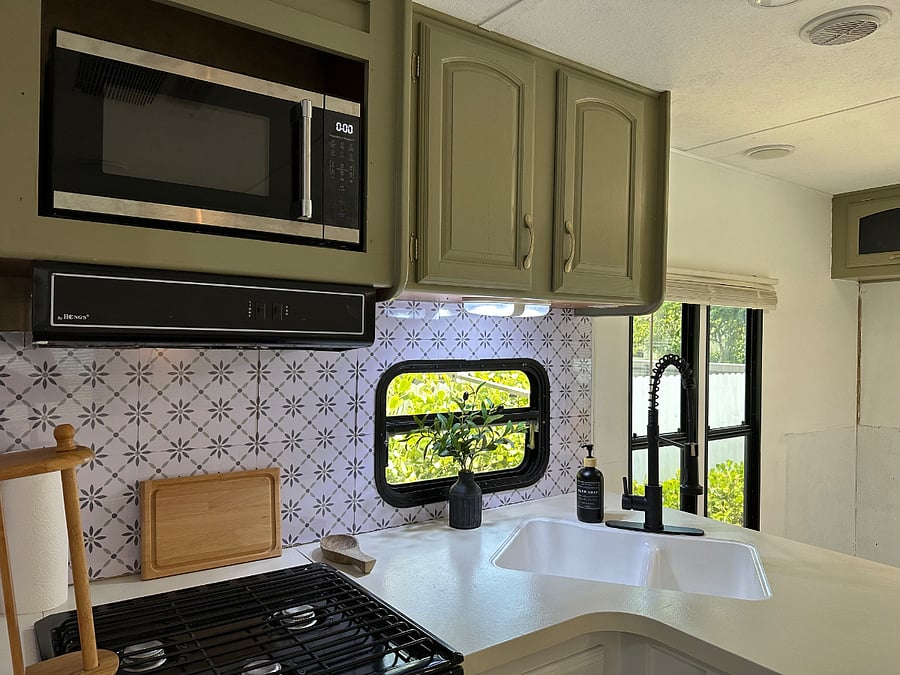 Furnished Finder property 1022550_1 photo 3