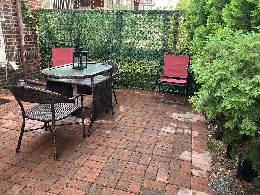 Front Patio with Outdoor Furniture!