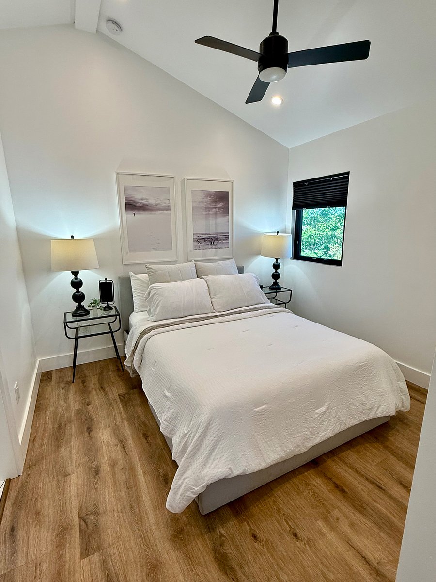 Bedroom: full closet, black out shades