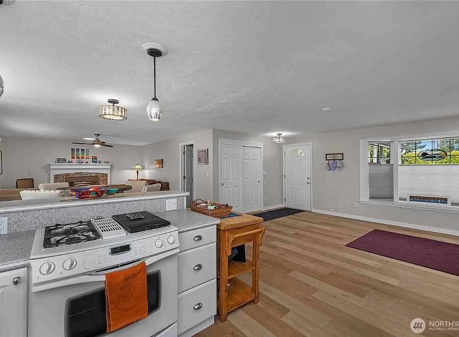Furnished Finder property 1022630_1 photo 3