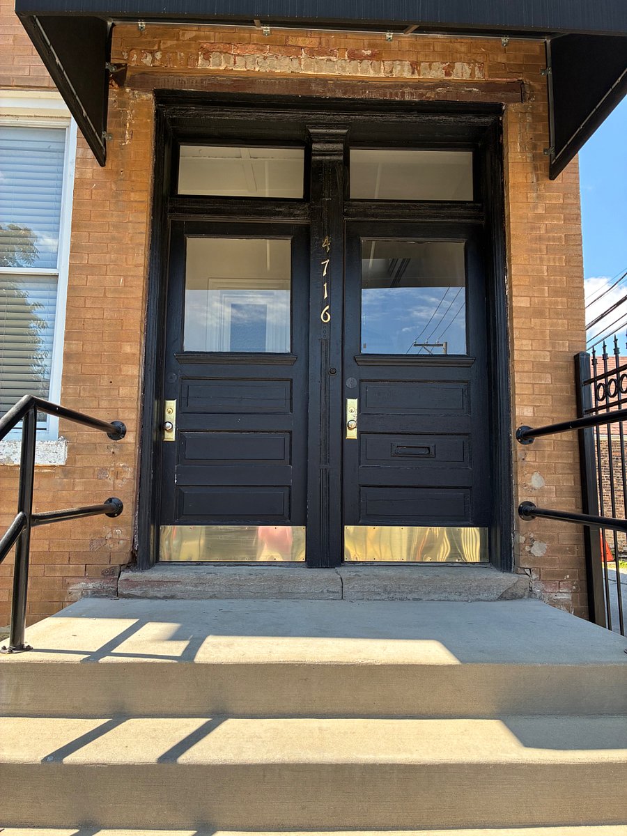 Front entrance, unit 1
