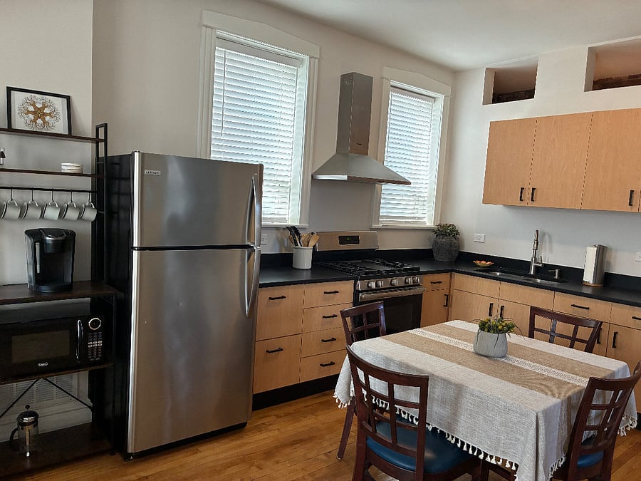 Full eat in kitchen