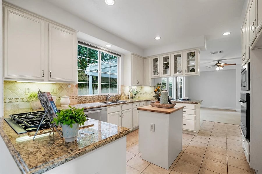 Furnished Finder property 1022653_1 photo 4