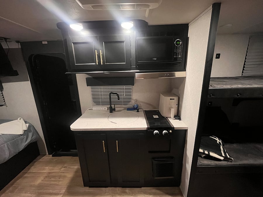 Furnished Finder property 1022659_1 photo 4