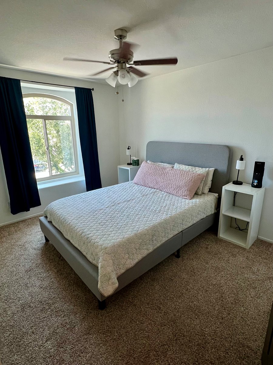 Upstairs guest bedroom