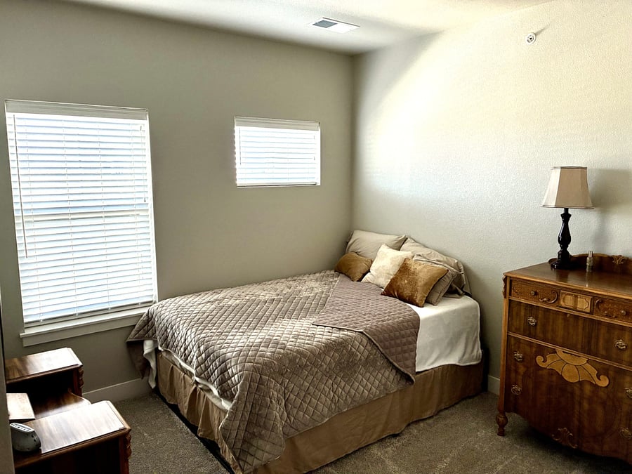 Guest bedroom