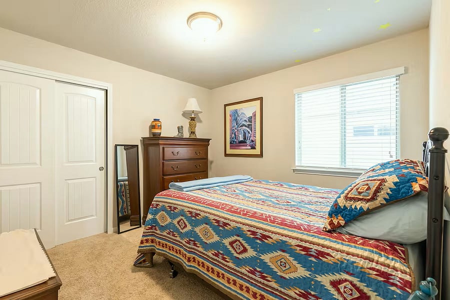 Middle Bedroom
