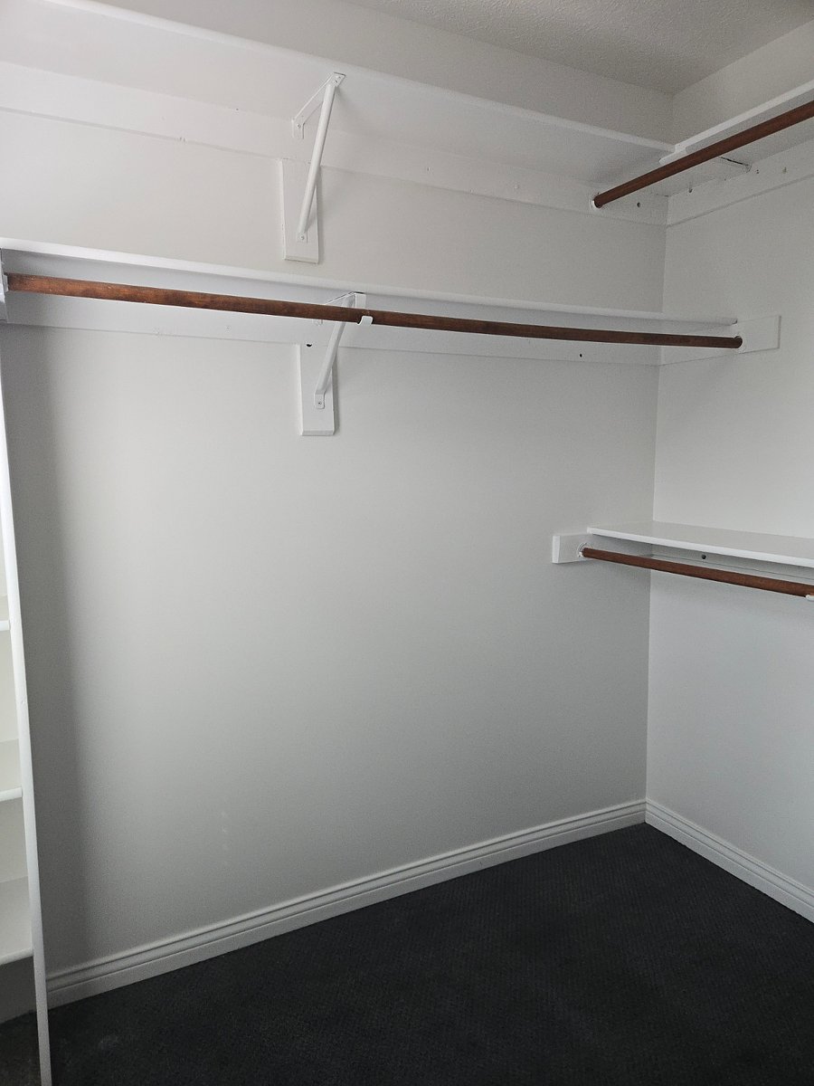 Bedrm 3 (closet)