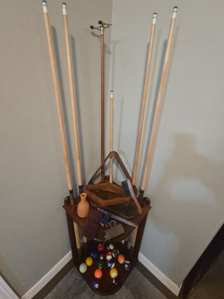 Basement: Pool table equipment 