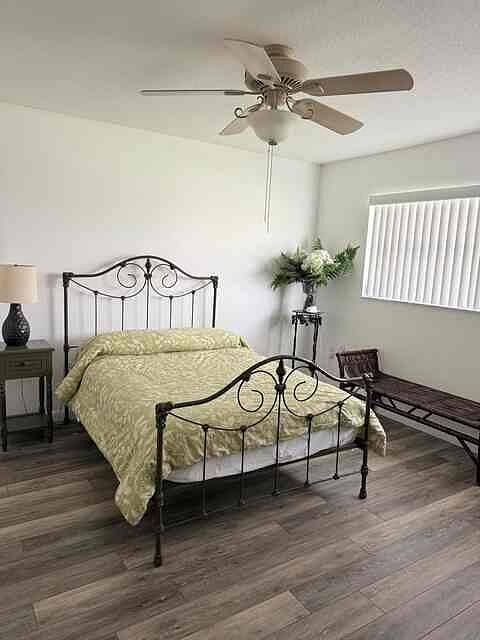 queen size bed
